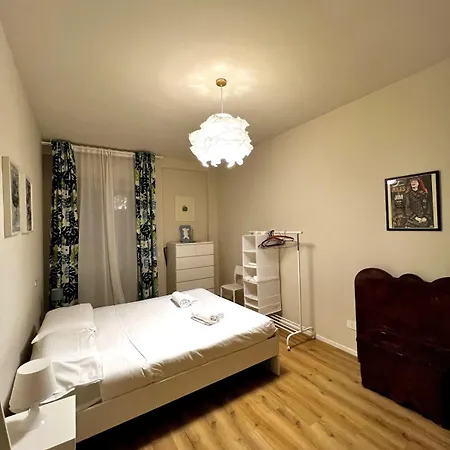 New And Bright In The Center With Wi-fi