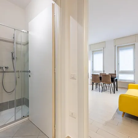 Bright Near Metro Tolstoj - Easy Centre And Linate Access Apartment *