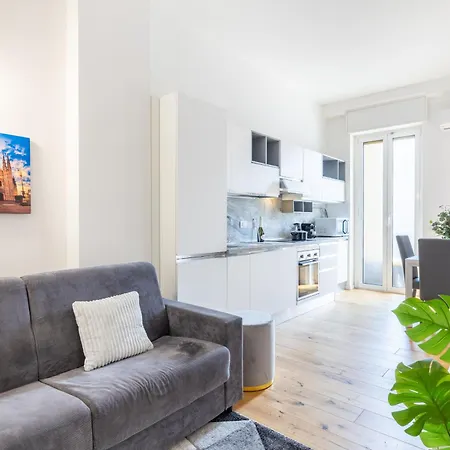 Duomo-navigli 8 Min Walk - With Terrace Appartamento Milano