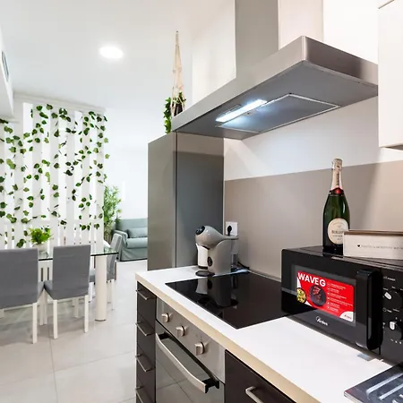 Urban Garden Loft Apartment *