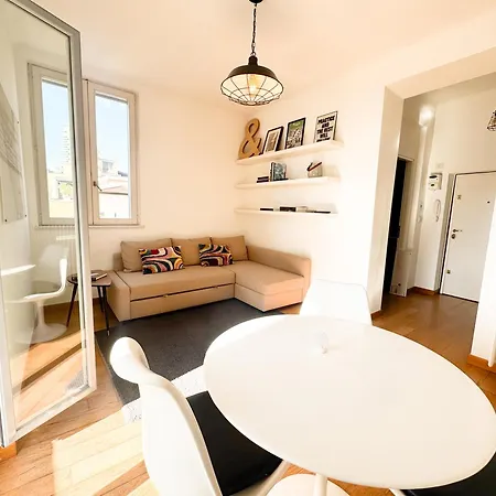 Apartment Brera Elegant 5th Floor Flat With Balcony