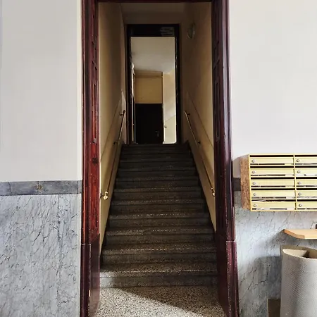 Bocconi Con Balcone Collection Appartement Milaan