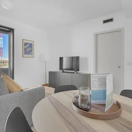 Feel Uptown Fiera With Terrace & Garage By Ndp Rent Apartment