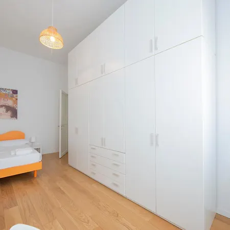 M2 Stylish Within Walking Distance Of The Navigli District Milan