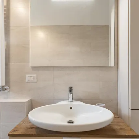 M4 Metro Tolstoj - Cozy With Bathroom - Wifi *