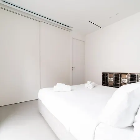 Luxury Penthouse, Exclusive Design & Private Garage *