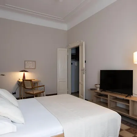Design - Easy Access To Center Lejlighed *
