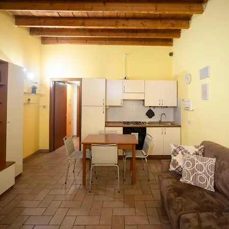 Apartment Bilocale Vista Naviglio Luminoso E Tranquillo Milan