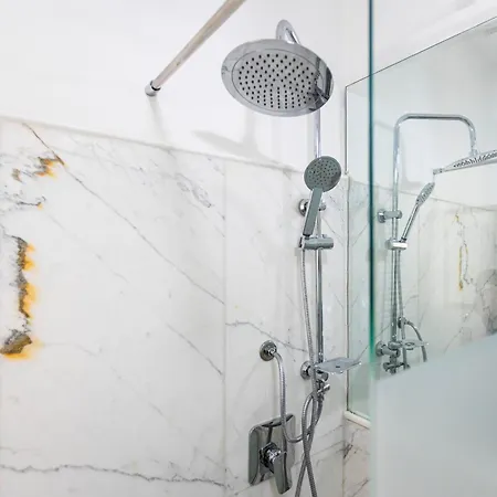 Santa Sofia Penthouses شقة *
