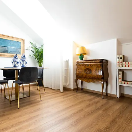 Santa Sofia Penthouses شقة ميلان