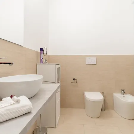 The Giambellino Diamond - 2 Baths - M4 Frattini Apartment *