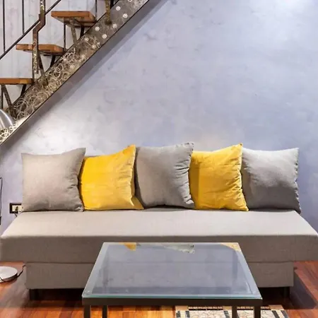 Apartment Spacious & Comfortable Apt, Near Station *