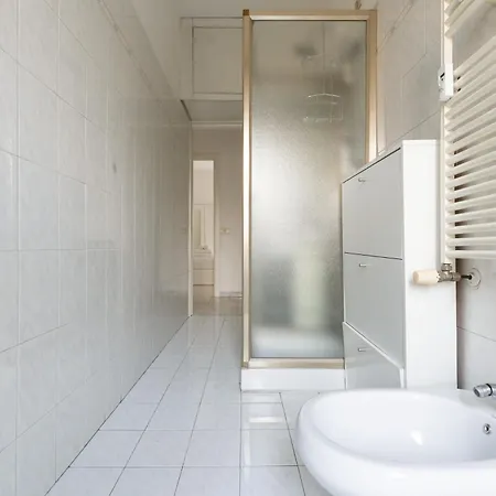 Guesthost - Cozy X4 Lambrate Apartment