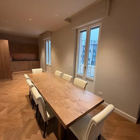 Gae Aulenti Exclusive Suite, 3 Bedrooms, 3 Bathrooms 130 Sqm Milan