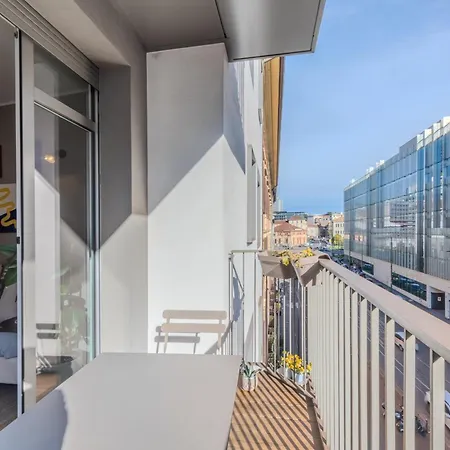 Charming With Balcony Porta Nuova Area アパート *