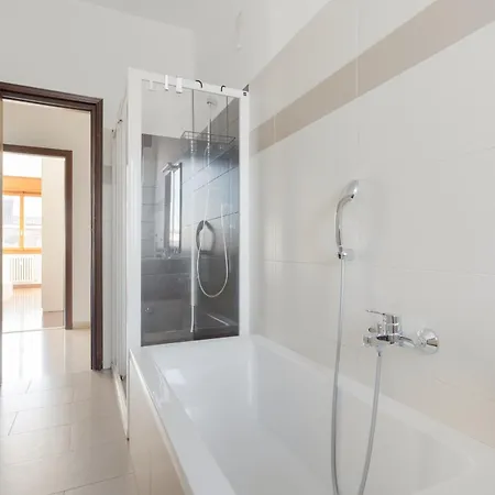 Guesthost - Spacious X6 Zara Mm3 Mm5 Appartement Milaan