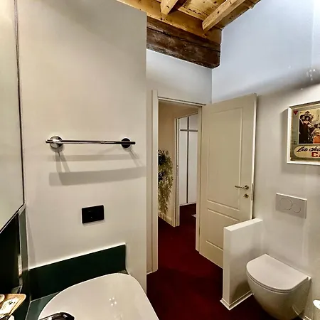 Ticinese Luxury Centro شقة