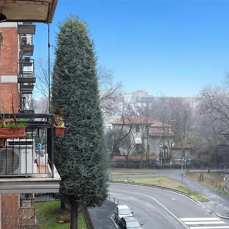 Bilocale Con Balcone E 5 Posti Letto Vicino Metro דירה מילאנו