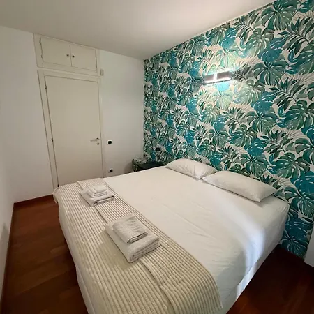 Splendido Trilocale Con Terrazzo In Zona Navigli * Milán