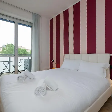 I-host - Spacious 3br - Balcony - Sleeps 7