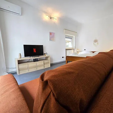 Yr - Nolo Apartmán Milán
