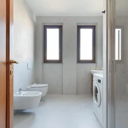 Guesthost - Comfy X4 Comasina M3 Apartment