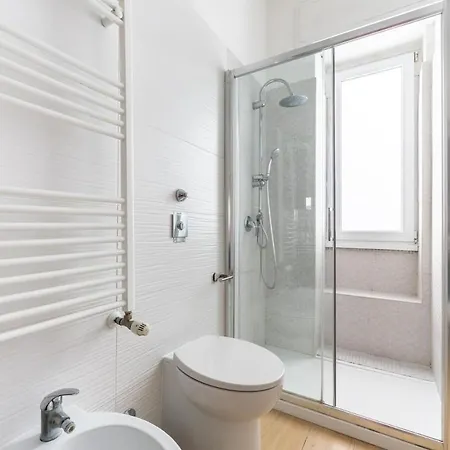 Apartment Attico, 1 Gbps Wifi, Ac, Duomo 20 Min Mailand