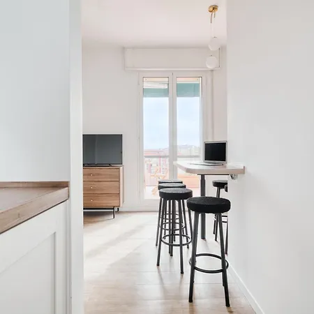 Top-floor Penthouse With Panoramic Terrace - 20 Minutes From San Siro & Duomo Апартаменты Милан