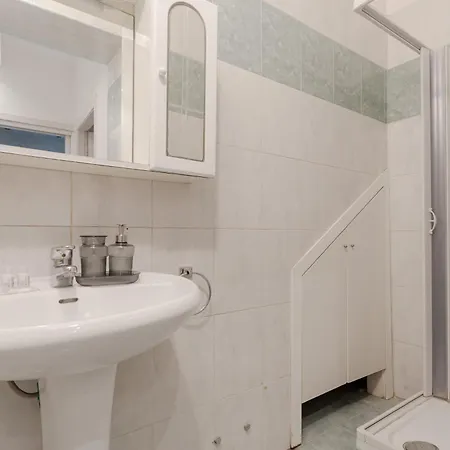 Guesthost - Modern Loft X4 Navigli Milan