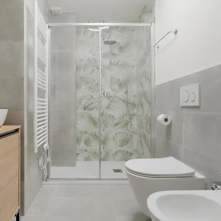 Apartment Guesthost - Comfy Near Station Mailand