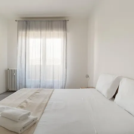 Apartamento Guesthost - Comfy Balcony Navigli *