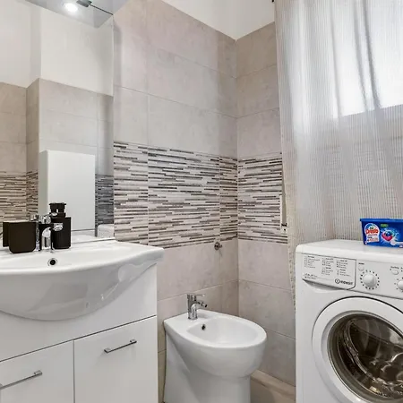 Urban House Romolo Garden View - Navigli * 밀라노
