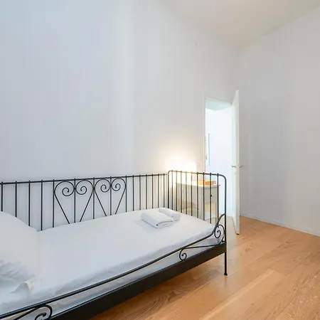 M2 Stylish Within Walking Distance Of The Navigli District דירה