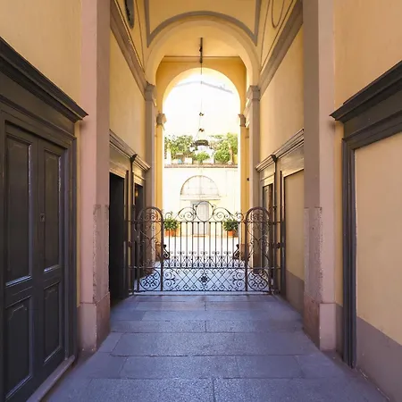 Contempora - For 4 People With Terrace - Close To Policlinico And Tribunale