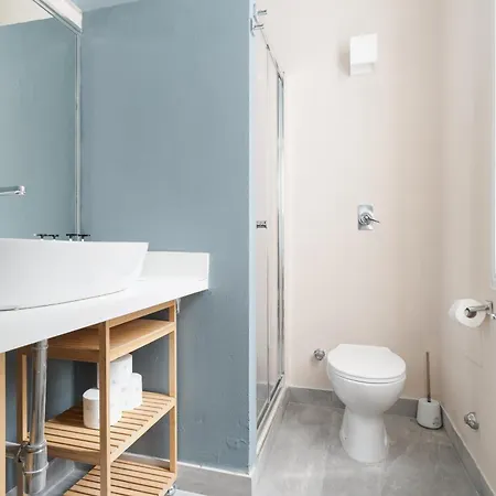 Guesthost - Chic Flat Steps From Duomo Mailand