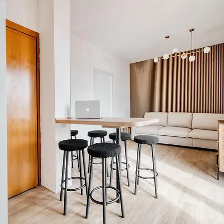 Top-floor Penthouse With Panoramic Terrace - 20 Minutes From San Siro & Duomo Апартаменты Милан