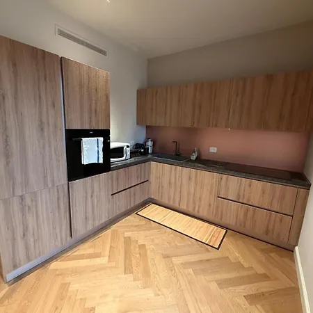 Apartment Gae Aulenti Exclusive Suite, 3 Bedrooms, 3 Bathrooms 130 Sqm *