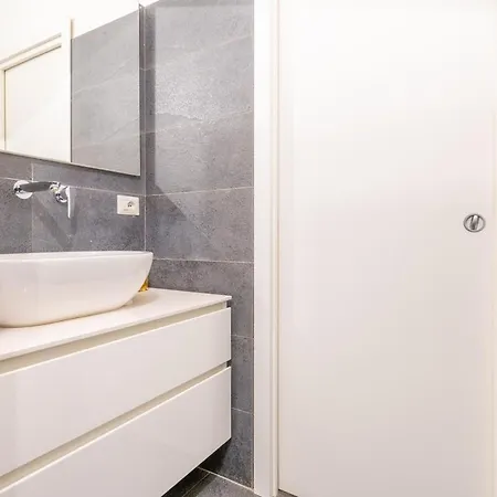 Elegant And Spacious 2bdr, 5 Min Station * Milan