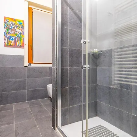 Apartment Elegant And Spacious 2bdr, 5 Min Station