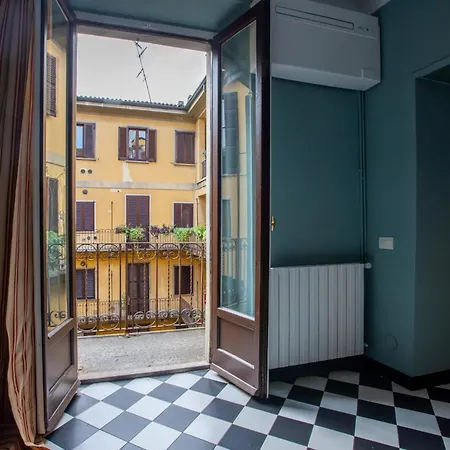 Charming Flat In Colonne Di San Lorenzo شقة