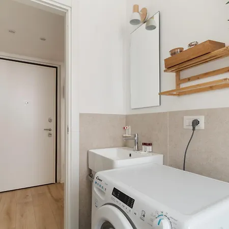 公寓 Guesthost - Cozy Balcony Flat Close To Navigli 米兰