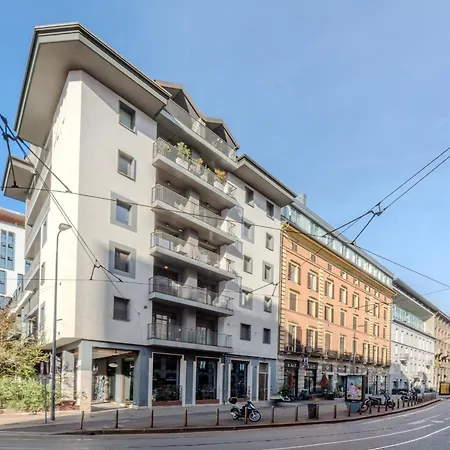 Charming With Balcony Porta Nuova Area アパート *