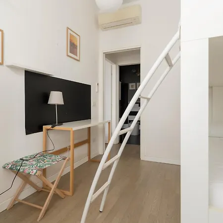 Guesthost - Cenisio Lovely Flat