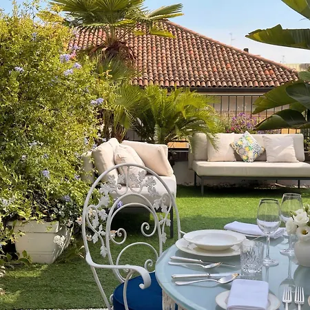 Penthouse With Super Terrace شقة ميلان