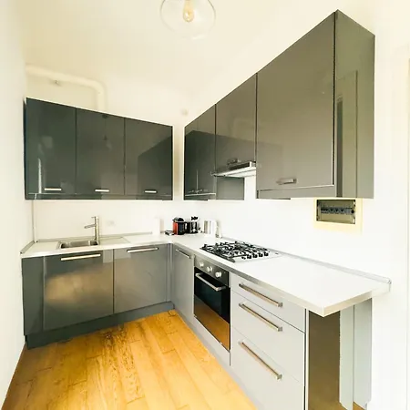 Brera Elegant 5th Floor Flat With Balcony * Mailand
