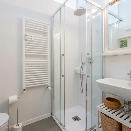 M2 Stylish Within Walking Distance Of The Navigli District מילאנו