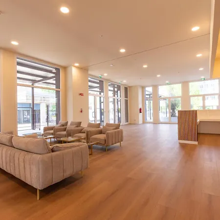 Luxury - Zenith Towers - 7 *