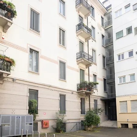 Appartement Splendido Trilocale In Zona Isola Milaan