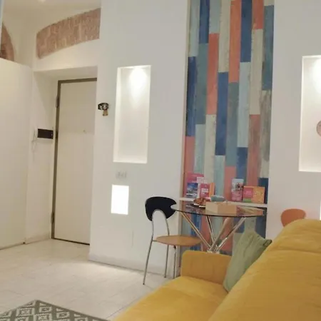 Апартаменты Porta Venezia Bright 3 Mins To Metro Милан