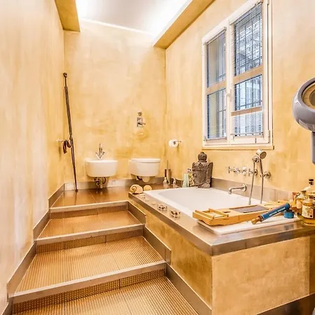 Stunning Loft With Private Court - Navigli District Apartamento *